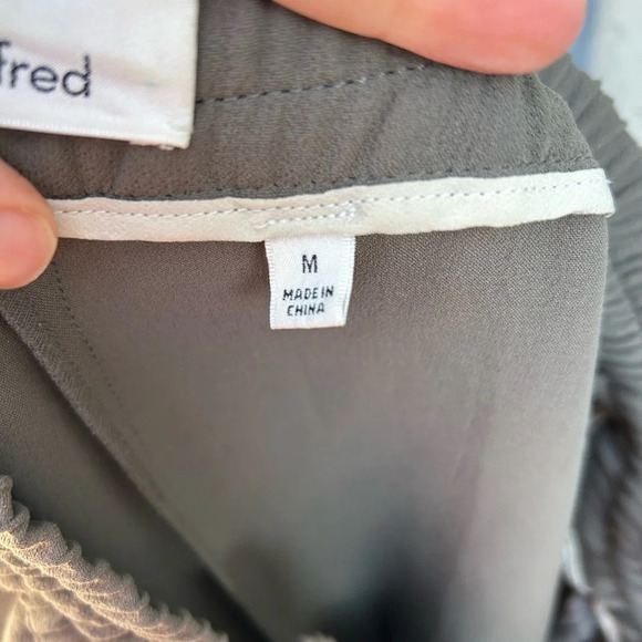 Aritzia Wilfred Khaki Buffon Pant Joggers,  size M - Picture 11 of 12